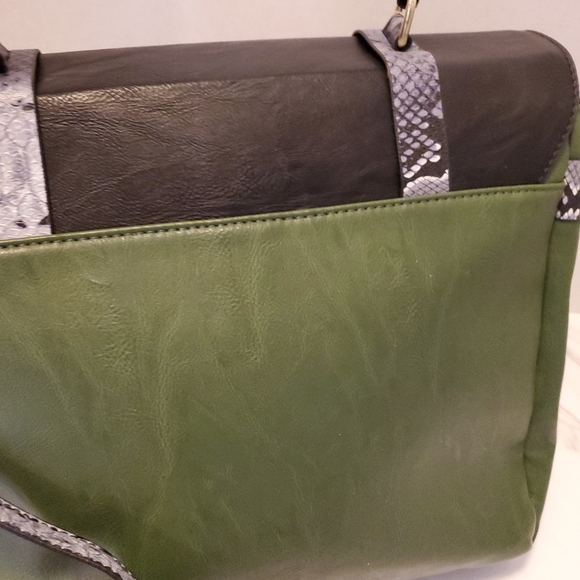 Nwt Steve Madden Black And Green Satchel - Picture 9 of 12